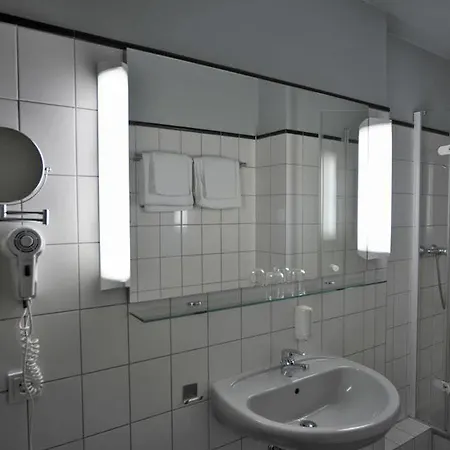 Am Stadtgarten 호텔 라돌프젤암보덴시